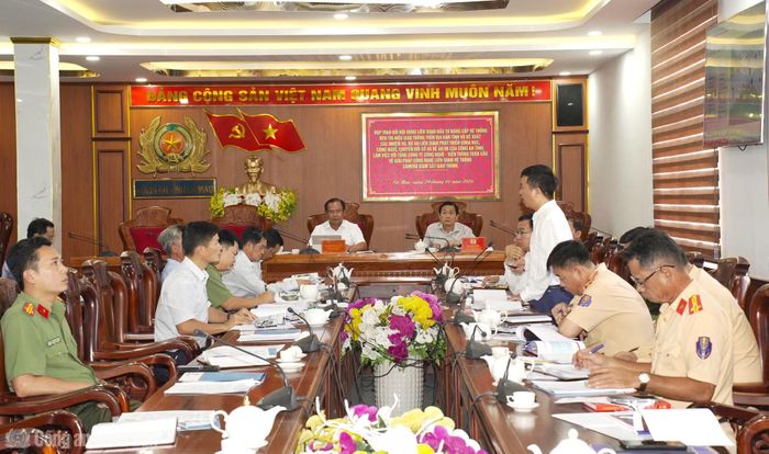 Lãnh đạo UBND tỉnh và Công an tỉnh Cà Mau làm việc với Tổng Công ty GTel trao đổi các nội dung liên quan đến chủ trương đầu tư, nâng cấp hệ thống tín hiệu đèn giao thông, tháng 1/2026.