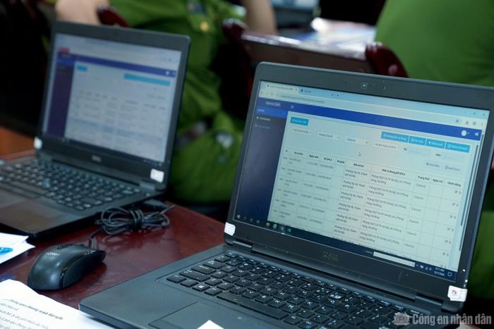 Công an cấp xã ở Hà Nội tập huấn sử dụng Module “Tra cứu giấy phép lái xe”.