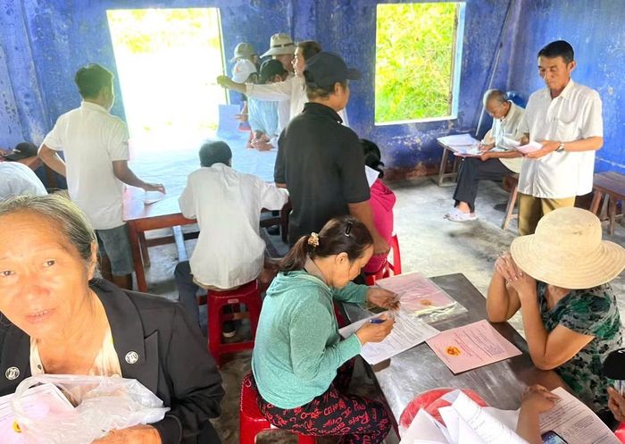 Người dân ở Tổ dân phố Tây Xuân, phường Kim Trà bức xúc, lo lắng khi đơn vị thực hiện dự án Cụm công nghiệp Hương Xuân chậm chi trả tiền hỗ trợ, bồi thường.