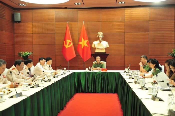 Thứ trưởng Phạm Thế Tùng phát biểu chỉ đạo tại buổi kiểm tra.