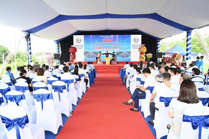 Toàn cảnh buổi lễ.
