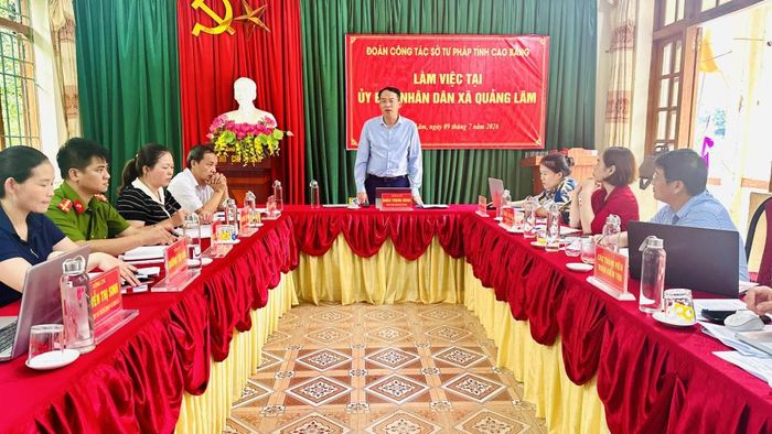 Giám đốc Sở Tư pháp Đoàn Trọng Hùng phát biểu kết luận buổi làm việc.