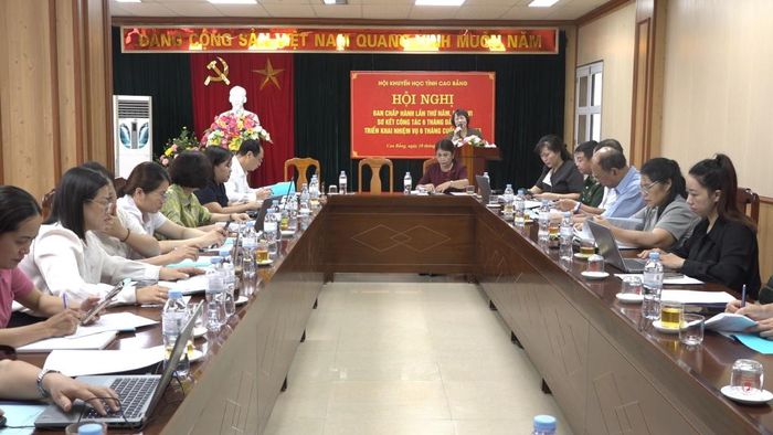 Các đại biểu tham dự hội nghị.