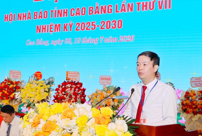 Chủ tịch Hội Nhà báo, Tổng Biên tập Tạp chí Non nước Cao Bằng Trần Hoài Nam phát biểu khai mạc đại hội.