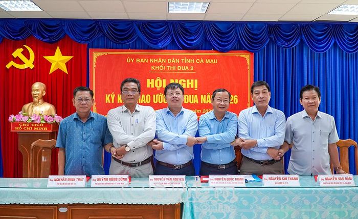 Lãnh đạo 6 sở, ngành thành viên ký kết giao ước thi đua năm 2026.