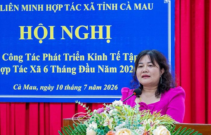 Bà Võ Thị Ngọc Hân, Phó Chủ tịch Ủy ban MTTQ Việt Nam tỉnh Cà Mau phát biểu tại hội nghị.