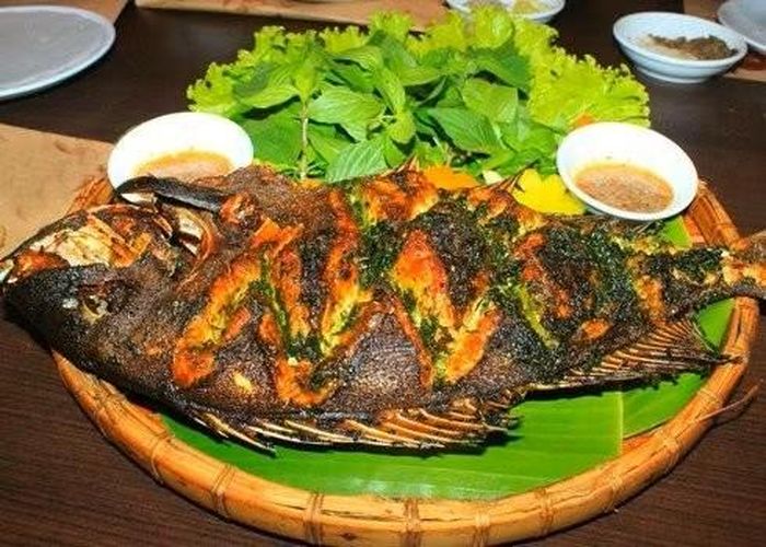 Người dân địa phương cũng thường nướng cá dò trên than hồng sau khi ướp với sả, ớt và tiêu. Ảnh minh họa