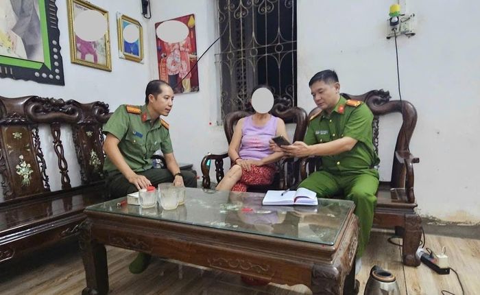 Công an xã Bát Xát tăng cường tuyên truyền về các phương thức, thủ đoạn lừa đảo trên không gian mạng cho người dân