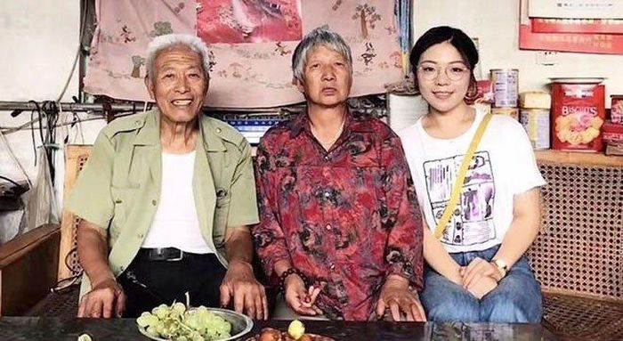 Một lần giúp đỡ người lạ đã mở ra mối duyên đặc biệt giữa cô gái ở Bắc Kinh và cụ ông đến từ Sơn Đông. (Nguồn: Trang tin 163)