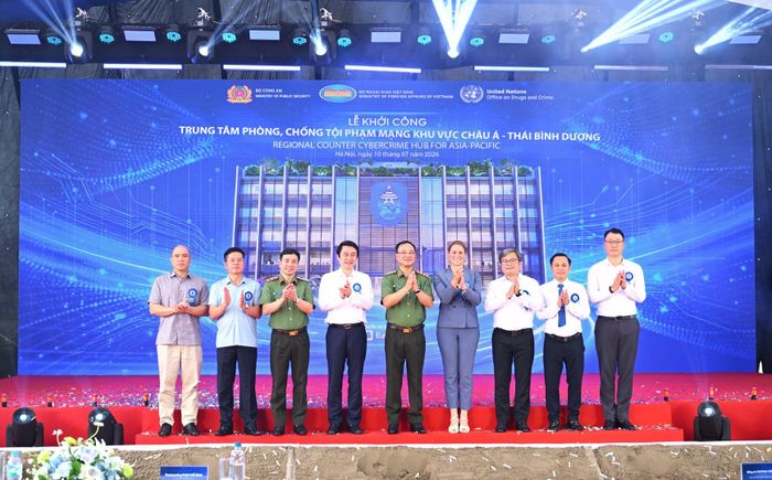 Các đại biểu tại lễ khởi công