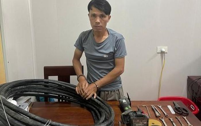 Đặng Ngọc Hoài cùng tang vật vụ án