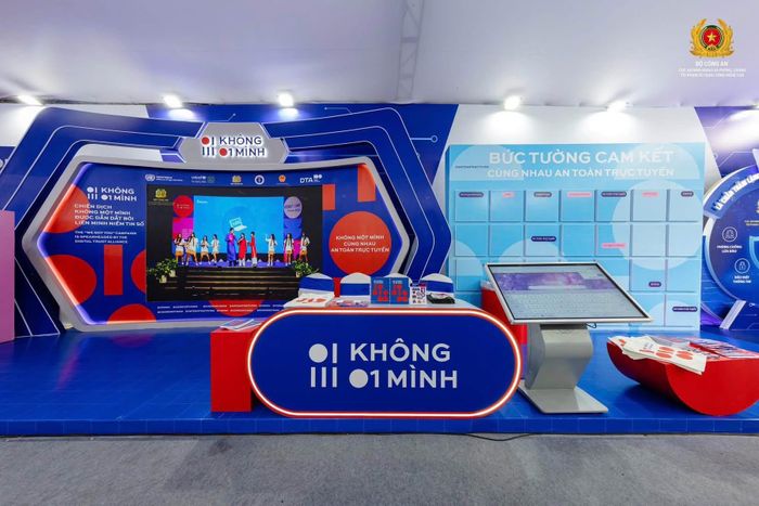 Người dân, du khách được tham gia nhiều hoạt động trải nghiệm thực tế. Ảnh: K.H