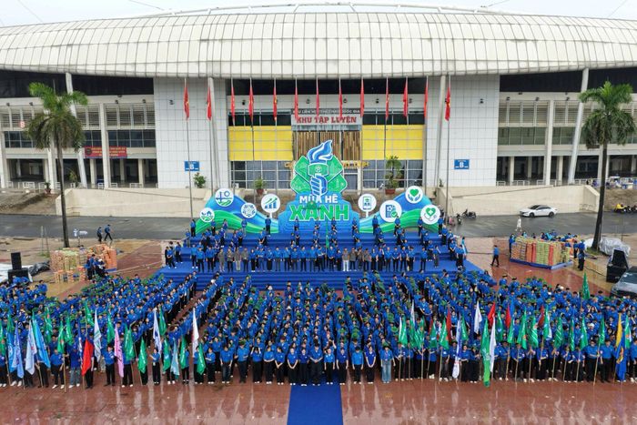 Lễ xuất quân Chiến dịch tình nguyện "Mùa hè xanh" 2026. Ảnh: Bảo Lâm