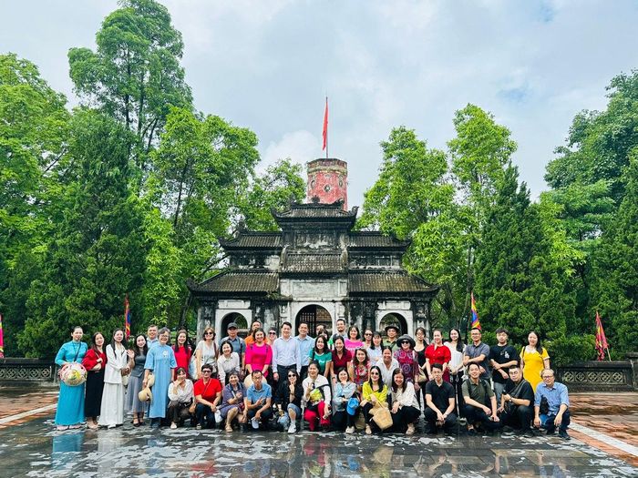 Sở Du lịch Hà Nội phối hợp với UBND phường Sơn Tây tổ chức chương trình khảo sát du lịch Sơn Tây vào ngày 10-7. Ảnh: Hoàng Quyên