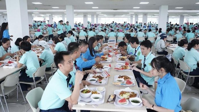 Công đoàn Công ty TNHH Canon Việt Nam tổ chức "Bữa cơm Công đoàn". Ảnh: PV