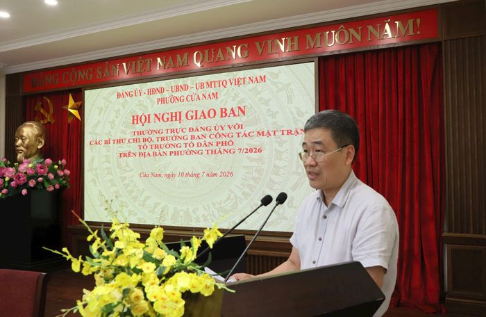 Chủ tịch UBND phường Cửa Nam Nguyễn Quốc Hoàn phát biểu tại hội nghị. Ảnh: PV