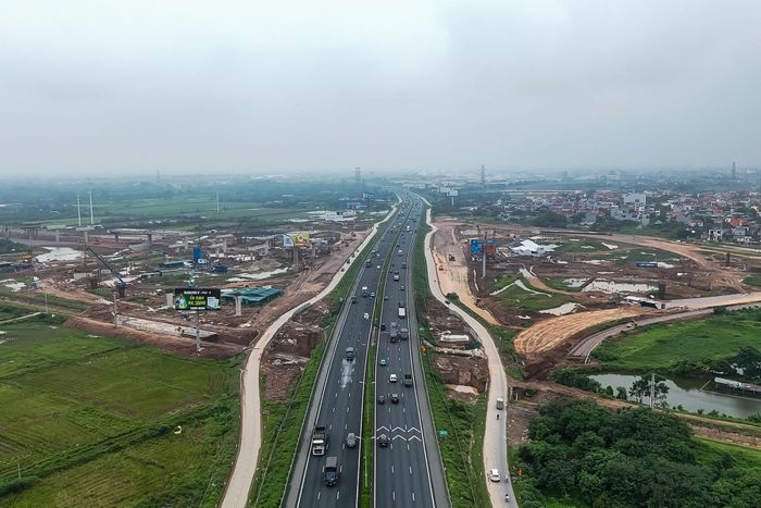 Theo phương án nghiên cứu, đoạn từ nút giao Pháp Vân đến Km182+400 sẽ xây dựng cầu cạn 6 làn xe trên dải phân cách giữa.