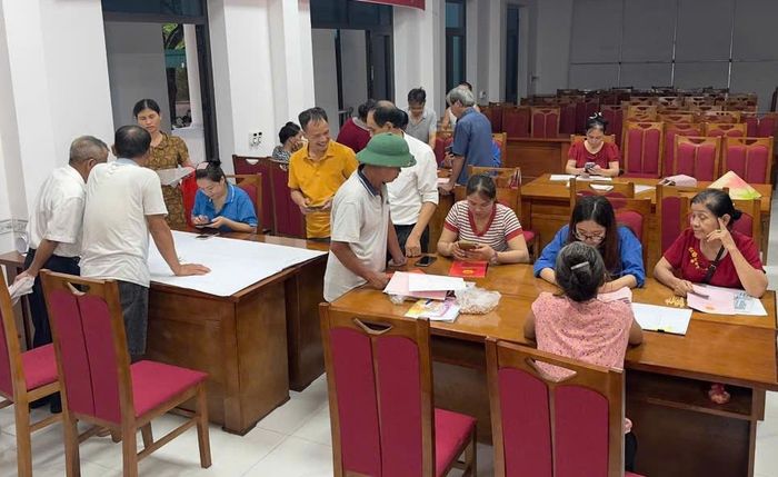 UBND xã Kiều Phú thành lập 19 tổ công tác với hơn 400 thành viên tham gia chiến dịch 45 ngày hoàn thiện dữ liệu đất đai. Ảnh: Hoàng Sơn