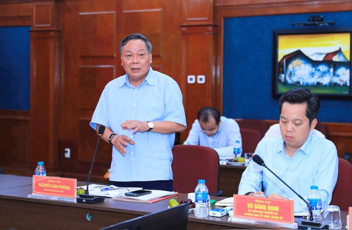 Phó Bí thư Thành ủy Nguyễn Văn Phong cho rằng cần hoàn thiện mô hình phát triển theo hướng hệ sinh thái. Ảnh: Quang Thái