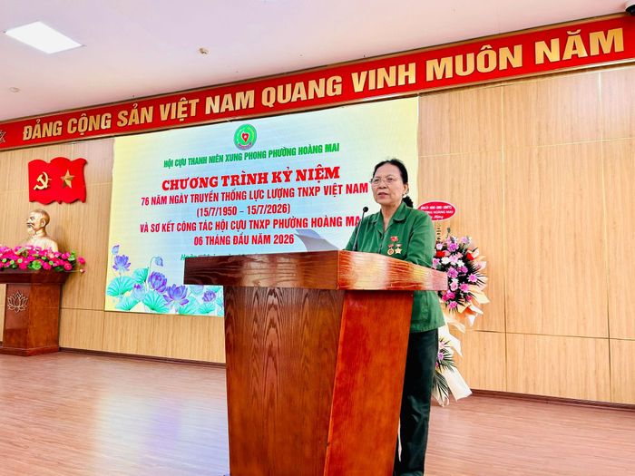 Chủ tịch Hội Cựu TNXP phường Nguyễn Thị Hiên phát biểu tại chương trình. Ảnh: Trần Oanh