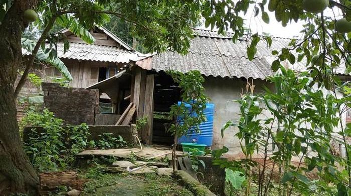 Căn nhà tuềnh toàng của anh Điệp. Ảnh GĐCC