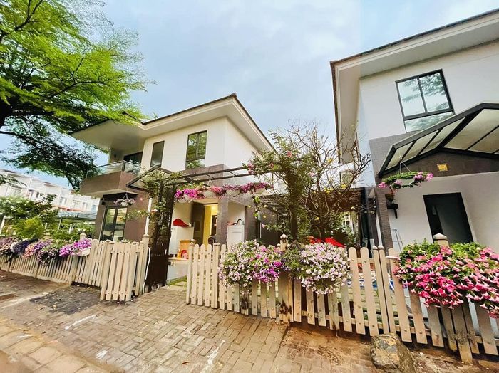 Căn biệt thự sân vườn hoành tráng tại TP.HCM của Nhật Kim Anh.