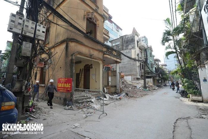 Có 35 hộ gia đình đủ điều kiện được bố trí căn hộ tái định cư tại chung cư N01 (nút giao đường Trần Thái Tông - Duy Tân, phường Cầu Giấy), cách nơi ở cũ khoảng 1km.