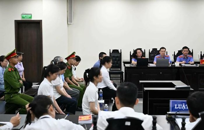 Các bị cáo tại phiên tòa sơ thẩm ngày 2/7.