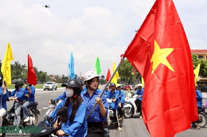 Việc trực tiếp tham gia tuyên truyền trên các tuyến phố góp phần lan tỏa những thông điệp tích cực về chăm sóc sức khỏe sinh sản, xây dựng gia đình hạnh phúc, bình đẳng giới và nâng cao chất lượng dân số. Đây cũng là cơ hội để tuổi trẻ phát huy tinh thần xung kích, tình nguyện, chung tay vì sự phát triển bền vững của đất nước.