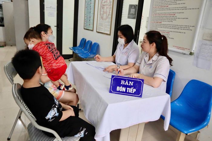 Bàn tiếp đón.