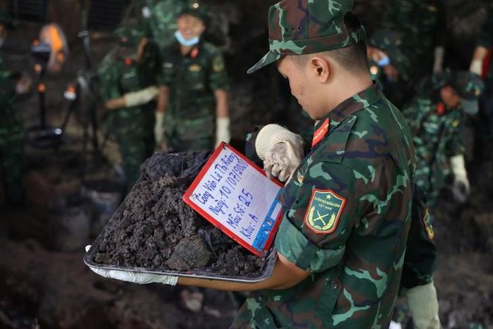 Các hài cốt của liệt sĩ được quy tập. Ảnh: P.Thương