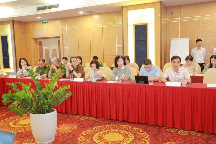 Các đại biểu tham dự hội thảo.