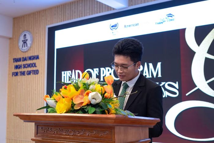 Bạn Nguyễn Quang Việt Nhật.