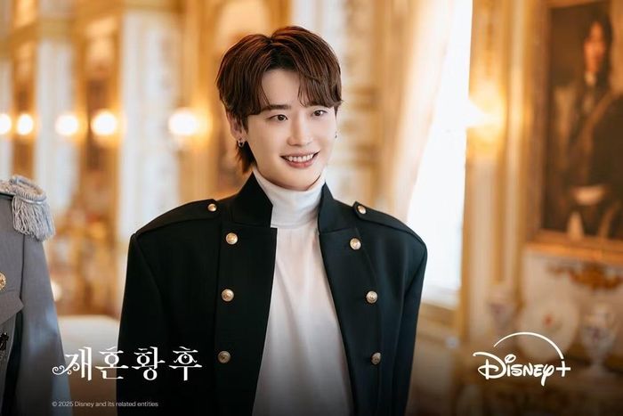 Tạo hình của Lee Jong Suk trong The Remarried Empress.