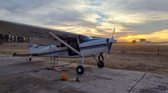 Ông Eduardo Alvarez, Giám đốc trường đào tạo phi công Flying Parrot Cordoba - nơi ông Bertazzo làm việc - cho biết không ai trong trường nhận thấy dấu hiệu bất thường nào trước chuyến bay.