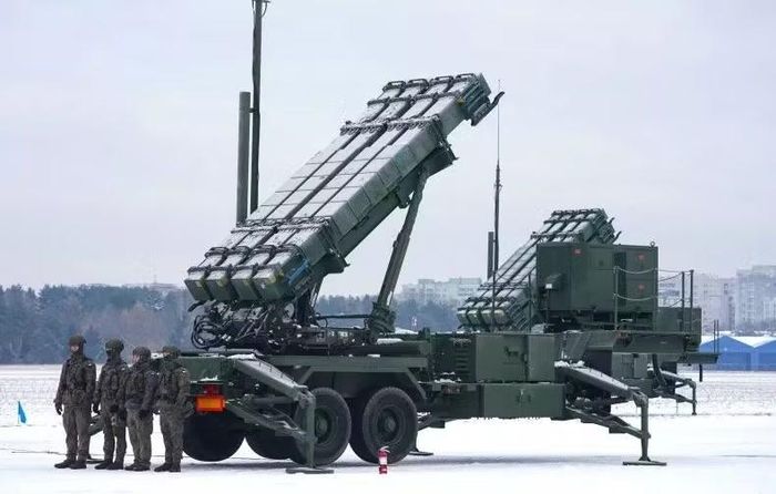 GEM-T là tên lửa đánh chặn phân mảnh - va chạm dành cho phiên bản Patriot PAC-2, không phải loại tiêu diệt bằng động năng kiểu PAC-3, nó rất hiệu quả trong việc chống lại máy bay, tên lửa hành trình và các mối đe dọa đến từ tên lửa đạn đạo chiến thuật lỗi thời.