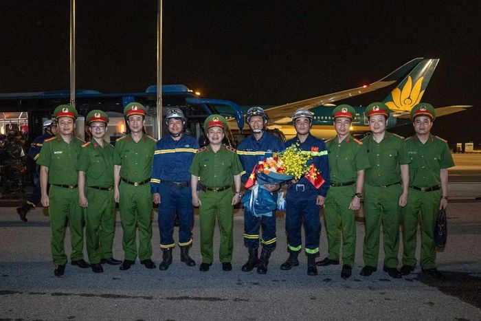 Việc cử lực lượng Quân đội và Công an sang Venezuela không chỉ là hoạt động hỗ trợ nhân đạo đơn thuần mà còn thể hiện Việt Nam là một quốc gia có trách nhiệm, luôn sẵn sàng chung tay ứng phó với các thảm họa toàn cầu trên tinh thần đoàn kết, sẻ chia và nhân văn
