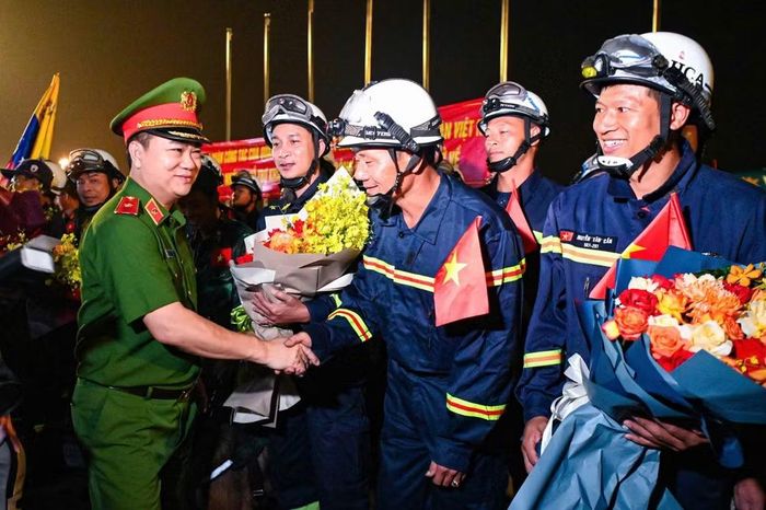 Nhiệm vụ tại Venezuela tiếp tục chứng minh lực lượng cứu nạn, cứu hộ của Việt Nam đã làm chủ nhiều trang thiết bị hiện đại, phối hợp hiệu quả giữa lực lượng Công an và Quân đội, sử dụng thành thạo chó nghiệp vụ, thiết bị dò tìm, radar xuyên tường... Những kinh nghiệm tích lũy từ Thổ Nhĩ Kỳ (2023), Myanmar (2025) được phát huy hiệu quả, cho thấy Việt Nam đủ khả năng tham gia các chiến dịch cứu hộ quốc tế quy mô lớn