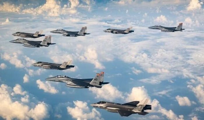 Trong khi đó, báo New York Post dẫn lời một nguồn tin tại Jerusalem cho biết Israel muốn tham gia các đợt không kích tiếp theo và khôi phục toàn diện chiến dịch quân sự nhằm vào Iran.