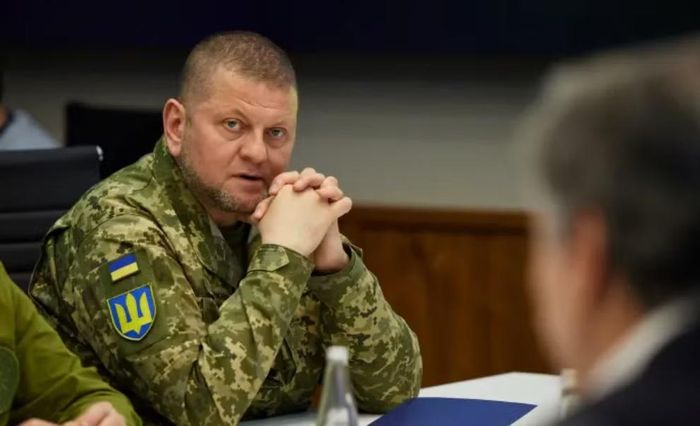 Ông cũng cảnh báo sức bền của Ukraine phụ thuộc đáng kể vào sự hỗ trợ của các đồng minh, trong khi những thay đổi chính trị tại Mỹ và các bất đồng trong nội bộ châu Âu đang đặt ra câu hỏi về khả năng duy trì mức hỗ trợ này trong thời gian dài.