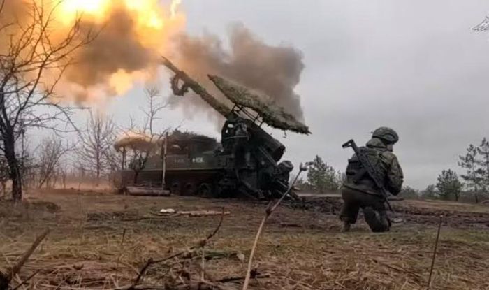 Ông cho rằng các đòn tập kích của Ukraine nhằm vào hệ thống hậu cần và cơ sở hạ tầng trọng yếu của Nga đã gây ra những thiệt hại đáng kể, nhưng cũng đòi hỏi nguồn lực và công nghệ rất lớn.
