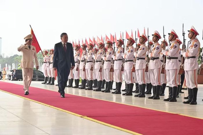 Tổng Bí thư, Chủ tịch nước Tô Lâm duyệt đội danh dự CAND.