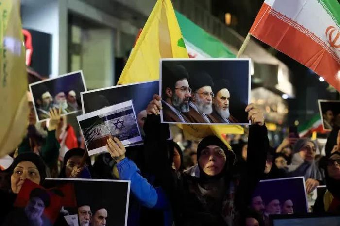 Bộ Tài chính Mỹ cho rằng ông Ali Ansari, một doanh nhân kiêm chủ ngân hàng người Iran đang sống tại Dubai, được cho là quản lý tài chính giúp ông Mojtaba Khamenei. Ảnh: Reuters.
