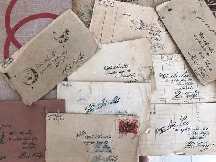 109 bức thư của liệt sĩ Trần Minh Tiến gửi cho người yêu Lưu Liên được chị cất giữ. Ảnh: Sài Gòn Giải Phóng.
