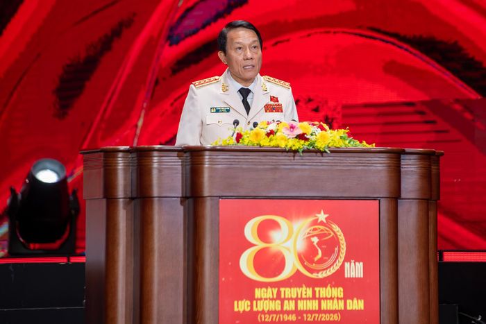 Thay mặt Đảng ủy Công an Trung ương, Bộ Công an, lực lượng An ninh nhân dân, Bộ trưởng Lương Tam Quang bày tỏ lòng biết ơn sâu sắc trước sự quan tâm của Đảng, Nhà nước và Tổng Bí thư, Chủ tịch nước Tô Lâm, nhà lãnh đạo trưởng thành từ lực lượng An ninh nhân dân với đóng góp đặc biệt quan trọng xây dựng, hoàn thiện nghệ thuật an ninh, phát triển và luôn dành rất nhiều tâm huyết, tình cảm, sự quan tâm, chăm lo đặc biệt xây dựng lực lượng vũ trang nhân dân, trong đó có lực lượng Công an nhân dân, lực lượng An ninh nhân dân cách mạng, chính quy, tinh nhuệ, hiện đại.