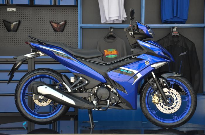  Các kích thước dài x rộng x cao của Yamaha Exciter 155 thế hệ mới lần lượt 1.975 x 665 x 1.100 mm, chiều dài cơ sở 1.295 mm. Khoảng sáng gầm tối thiểu của mẫu côn tay ở mức 150 mm, khối lượng bản thân công bố ở mức 150 kg. 