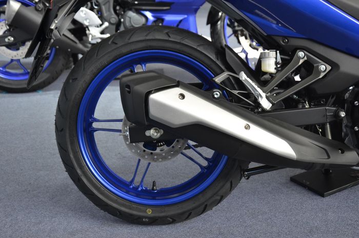  Thế hệ mới của Yamaha Exciter 155 có ốp ống xả và nắp chụp pô. 