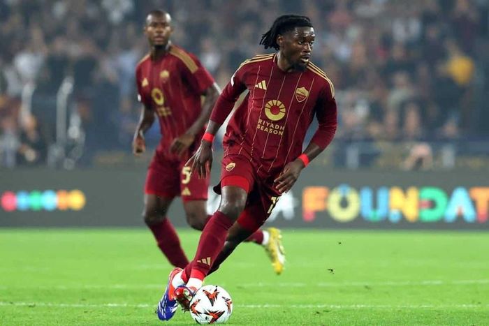 Manu Koné lọt tầm ngắm của Quỷ đỏ