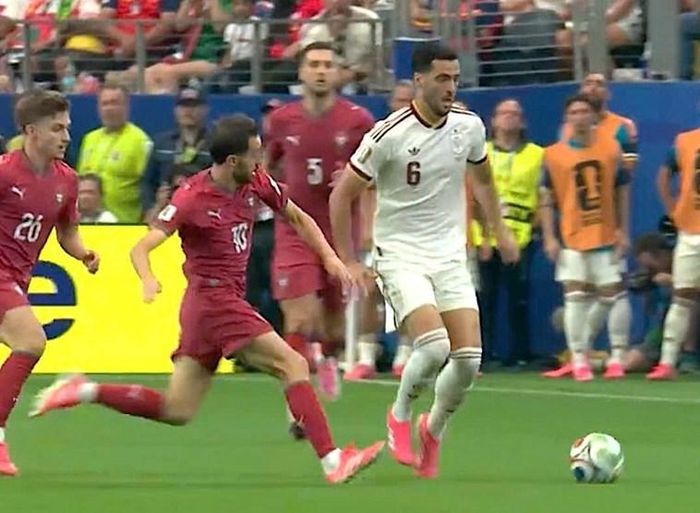 Merino (áo trắng) đang là "thần tài" của Tây Ban Nha tại World Cup 2026