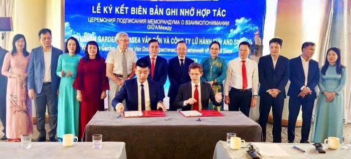 Doanh nghiệp du lịch Quảng Ninh ký kết biên bản ghi nhớ hợp tác với Công ty Fun & Sun